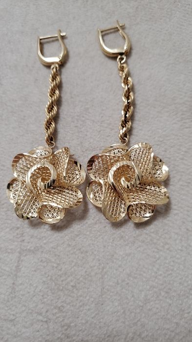 Продам золотые серьги 585 пррба