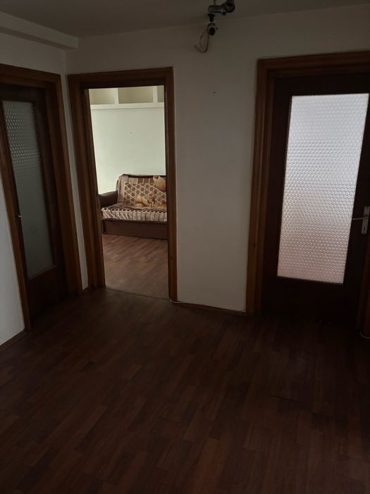 Inchiriez apartament