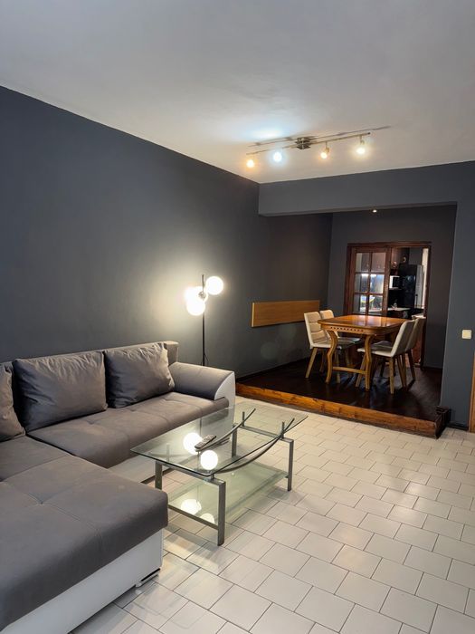 Дава се под наем Тристаен апартамент в Варна, Младост 1 - 120 кв.м за 720 € - Снимка #1