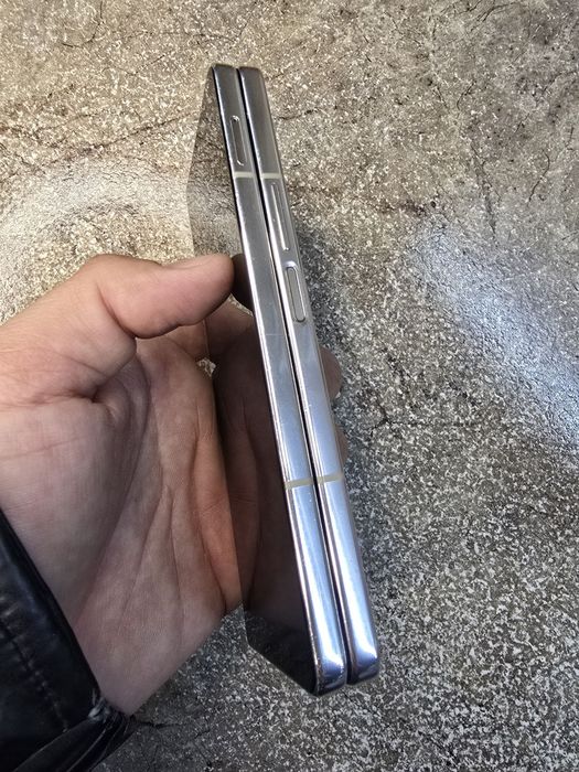 Samsung Fold 4. 12/256 dual sim