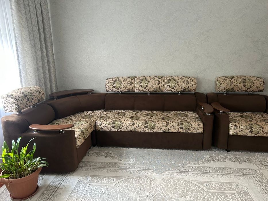 Гостевой диван сатылады. Жақсы күйде.