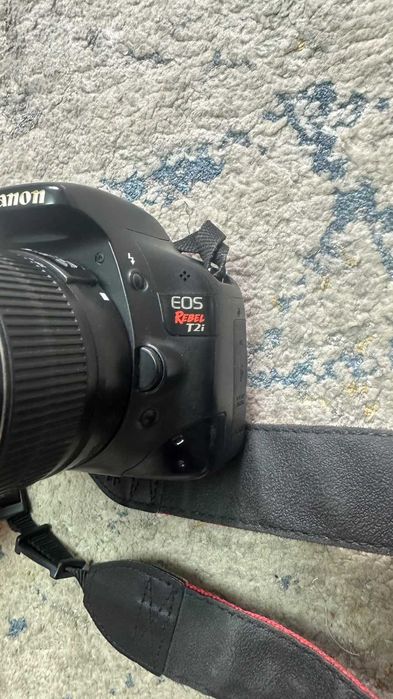 Фотокамера Canon EOS 550d