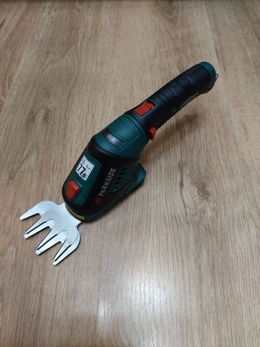 Foarfeca pentru arbusti si iarba, nou