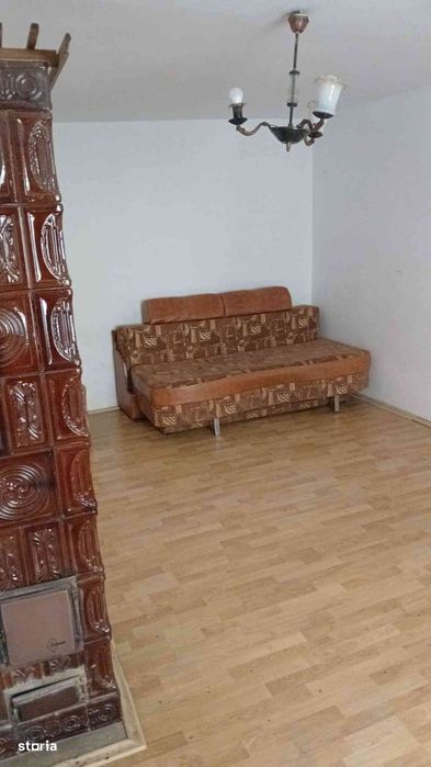 Apartament cu 3 camere, închiriere parter, 1300 RON