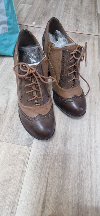 Продаю женскую обувь