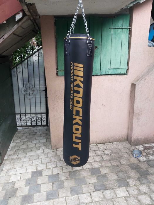 Vând sac de box Knockout Skintex, 150 cm, 40 kg, nefolosit, in stare foarte bună