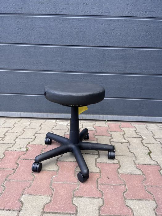 Taburet ergonomic Tekniion cu reglaj pe înălțime – ca nou