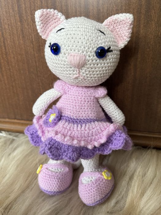 Ръчно плетена играчка коте