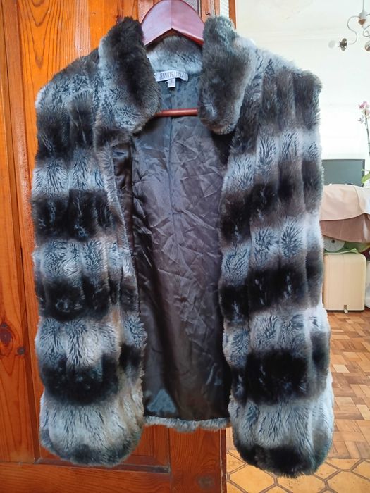 Продавам елек Дженифър Лопес