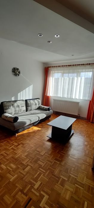 Inchiriez apartament