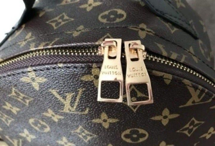 Set rucsac si portofel, feronerie metalica inscriptionata, saculet, et