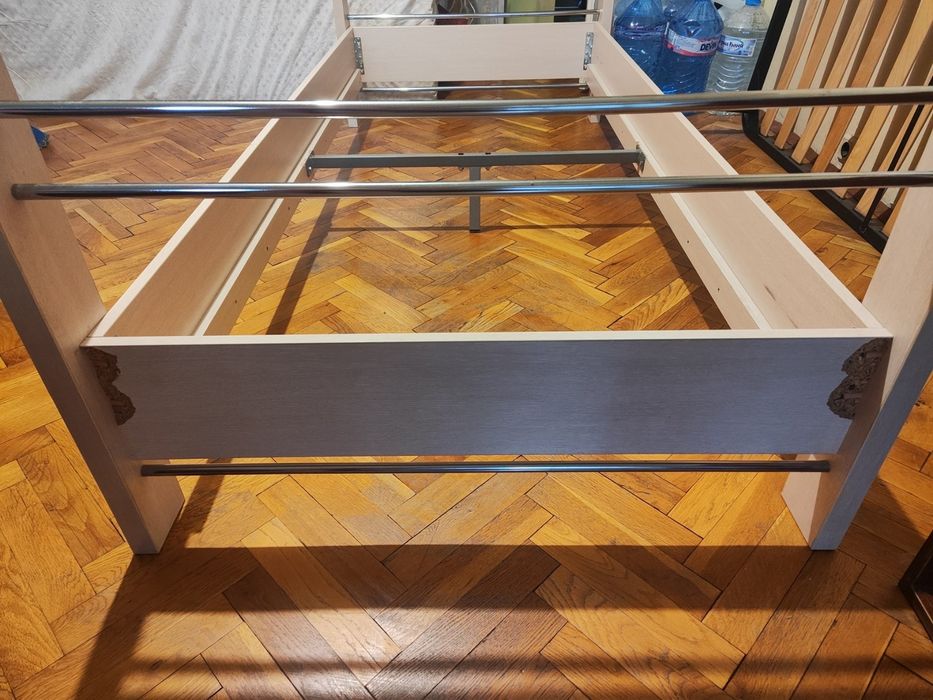 Продавам латексов матрак 190х90  + легло + подматрачна рамка