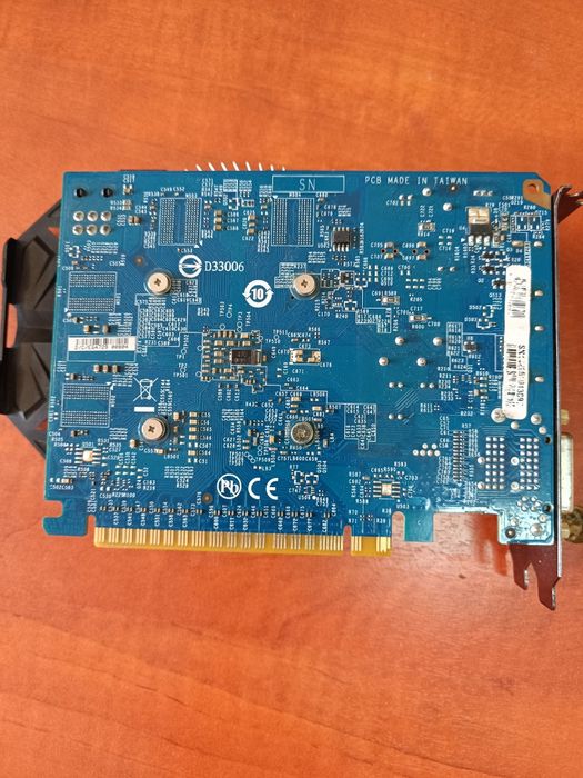 Видеокарта GTX 750