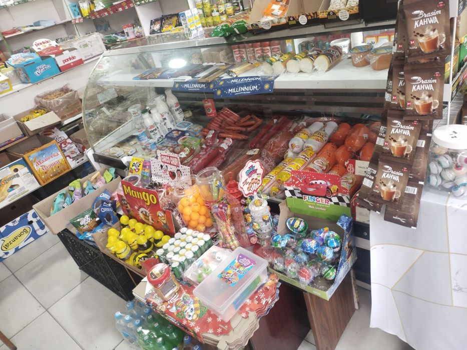 Таййор магазин прадухтаси билан