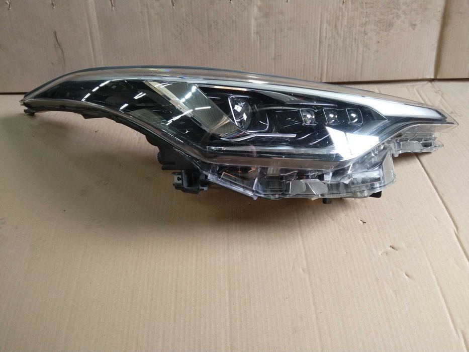 Фар десен Toyota C-HR 2021