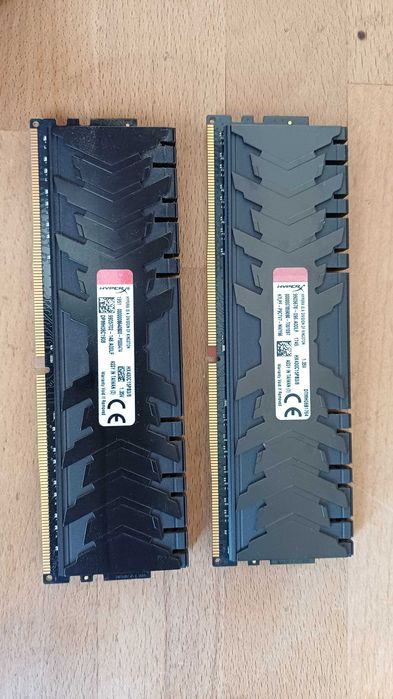 16 GB RAM : HyperX Predator Black 2x8GB DDR4 3000MHz CL15