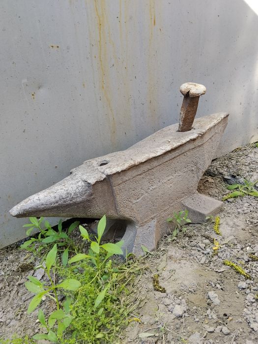 Продам тисы и наковальню