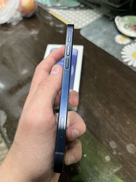 Iphone 12 в отличном состоянии