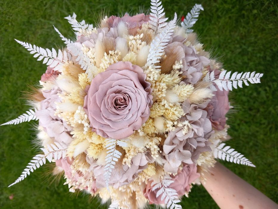 Buchet mireasa din flori naturale uscate si criogenate