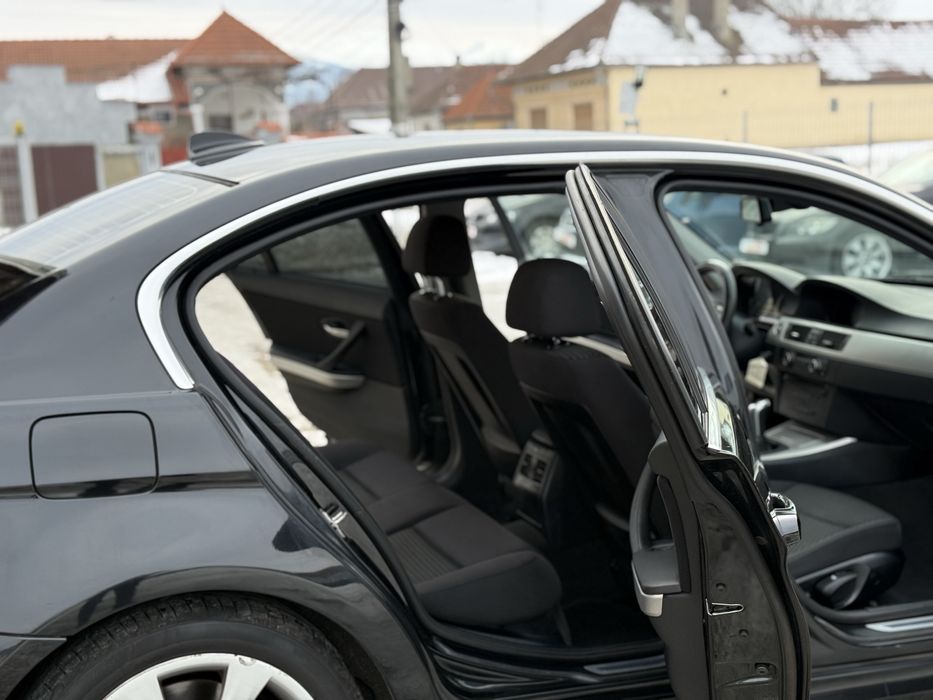 BMW Seria 3 2.0d 143 CP E90 11/2011 Euro 5 SE POATE IN RATE