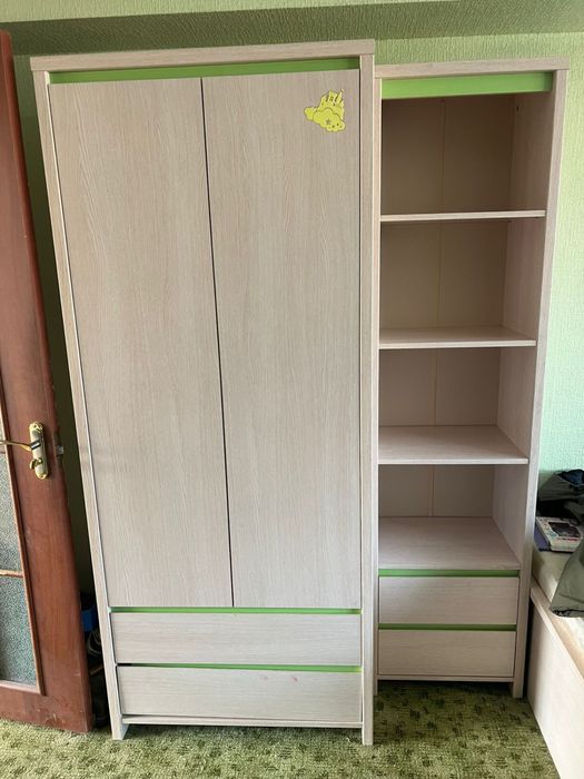 Продам мебель в детскую