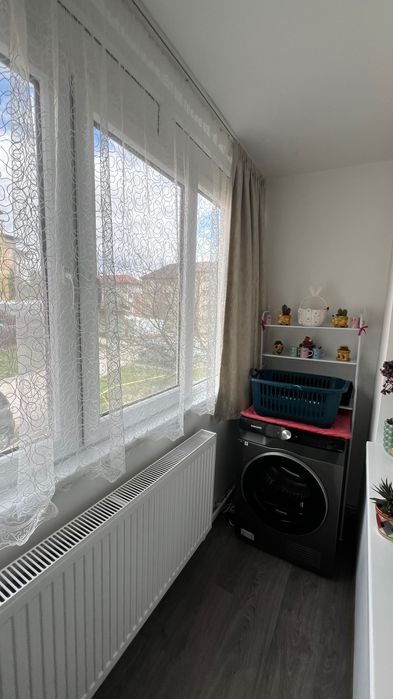 Vând apartament cu două camere în 8 Martie +garaj+ parcare în fața blocului