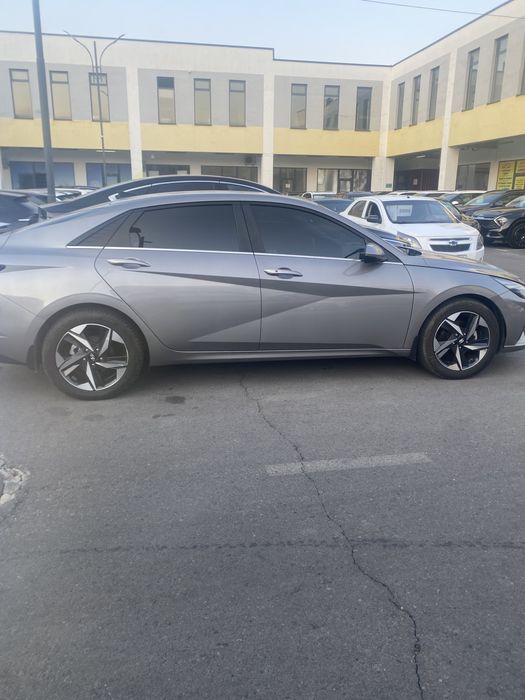 Hyundai Elantra 2022
