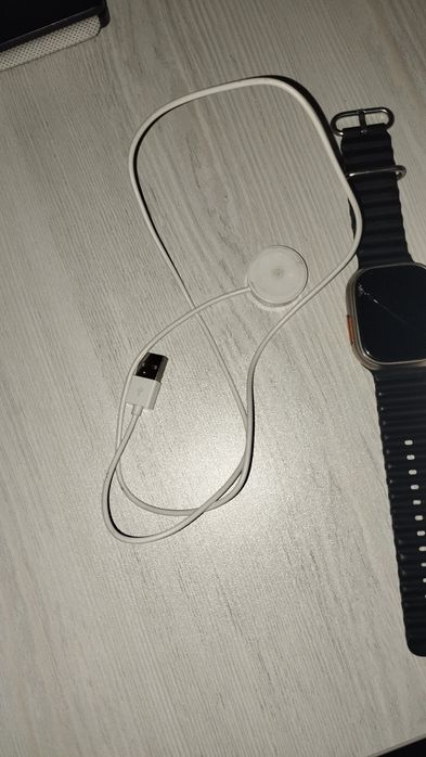 Smart Watch Ultra — Komplektda 2 ta remeshok va zaryadlovchi