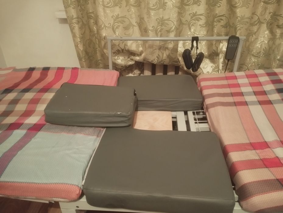 Медицинская кровать