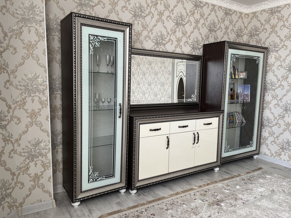 Продается стенка горка  для гостиной