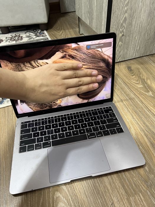 Macbook pro 13 (2016)