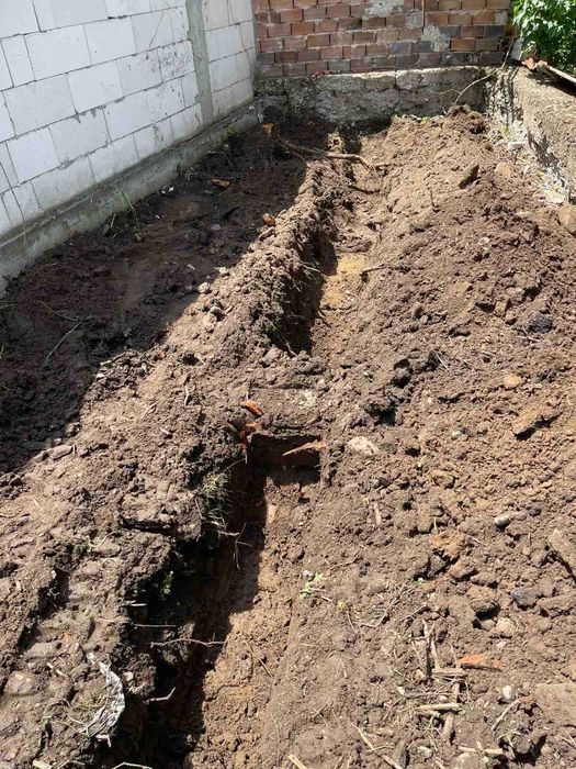 Услуги с мини багер - копаене, септични ями и ВиК".