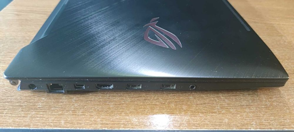 Laptop Gaming ASUS ROG Strix GL503VD – i7-7700HQ, GTX 1050 4GB, SSD+HDD