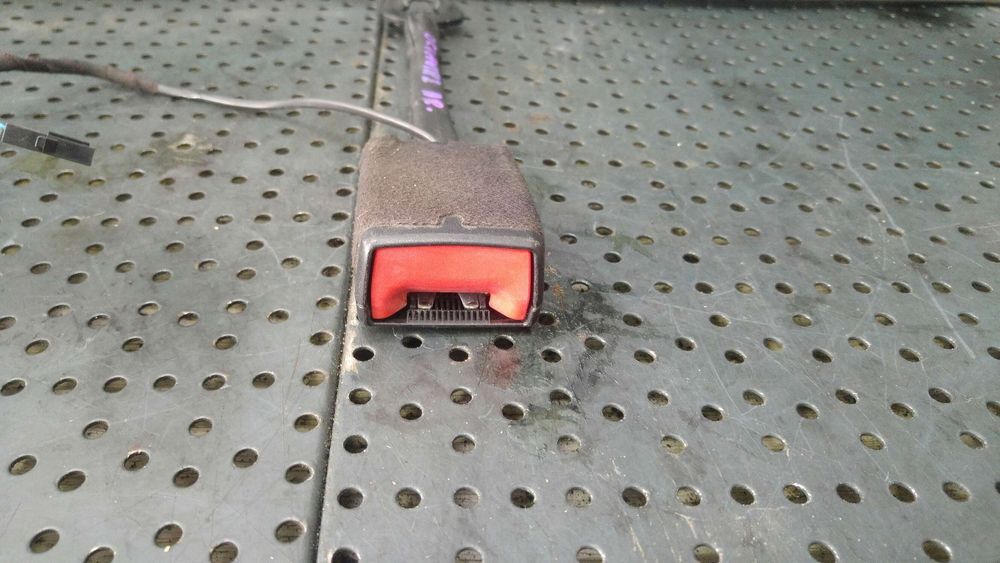 Teaca centura dreapta fata skoda octavia 3 5e3 nl3 nr3 5g3857755c