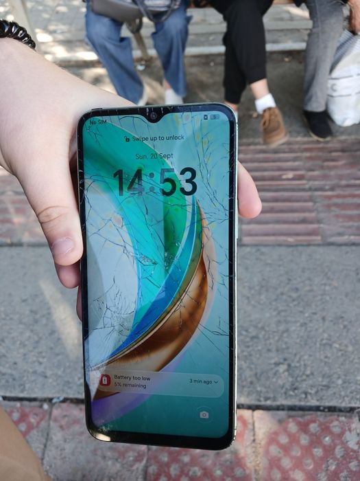 Продам телефон Honor x6b