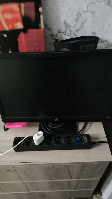 Монитор 20 дюймов