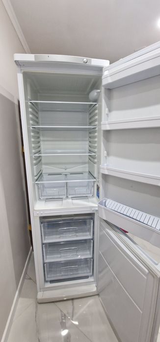 Холодильник Indesit SB200