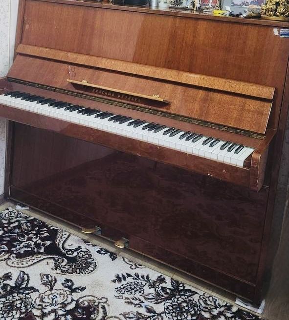 Pianino «красный октябрь» sotiladi