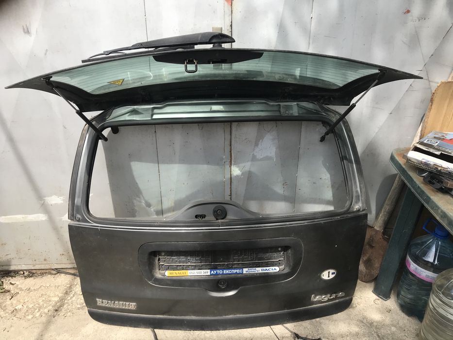 Renault Laguna багажна врата