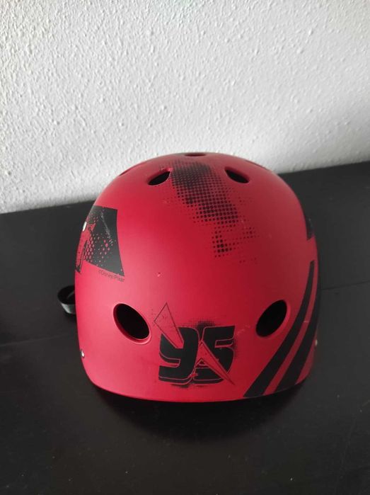 Casca Pegas Fulger McQueen : ski, role, bicicleta ...