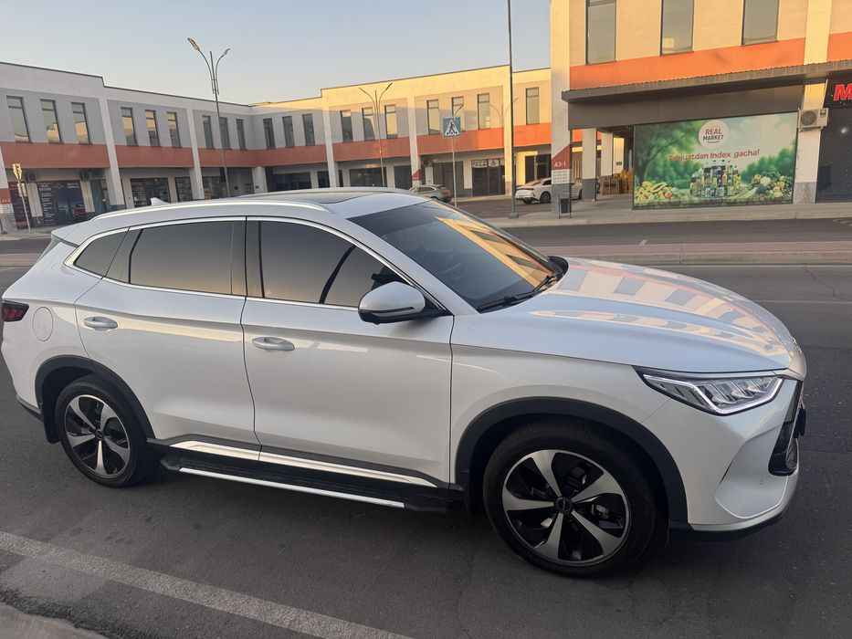 Byd song gibrid 2.300$ bn nomizga oʻtadi