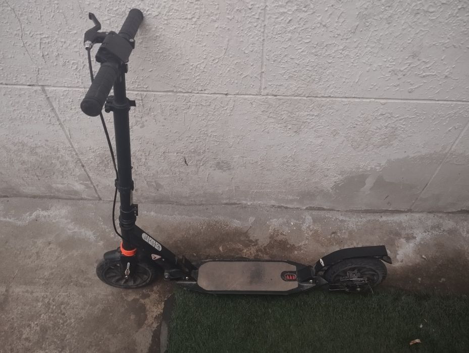 Самокат в отличном состоянии