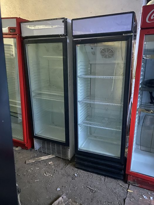 Продам витрины холодильники