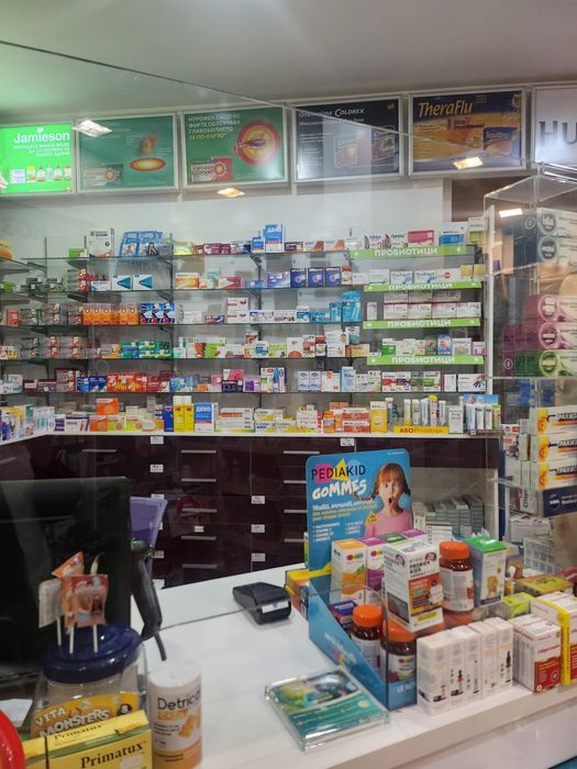Цялостно обзавежда за аптека