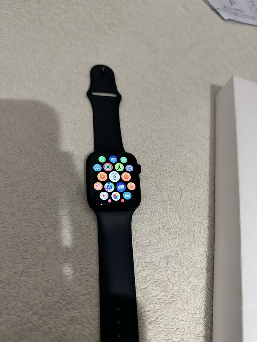 Apple watch SE (Gen 2) 44 mm Midnight Al mid SB M/L GPS