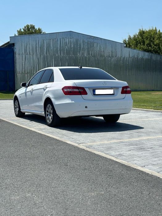 Mercedes-Benz E-Class E200