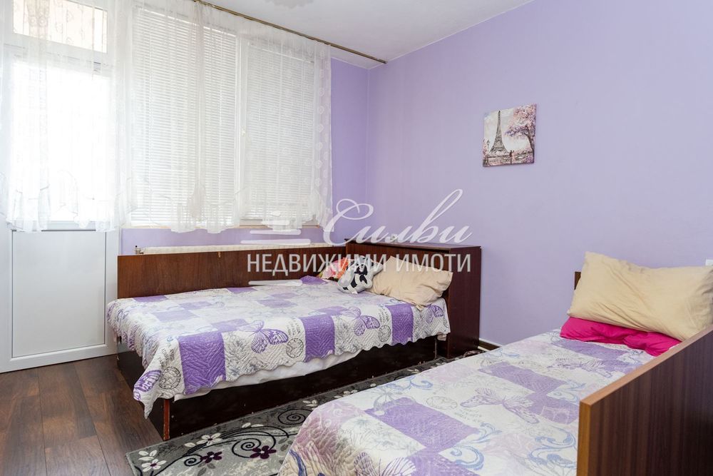 Продава се Тристаен апартамент в Шумен, Тракия - 91 кв.м за 1205 €/кв.м - Снимка #1