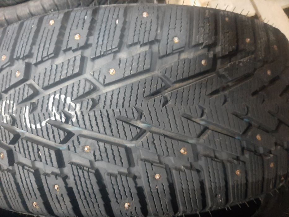 Продам шины 235/45/18 найда Китай