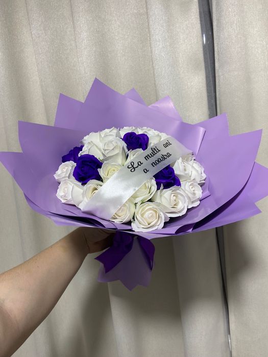 Trandafiri de sapun si de satin