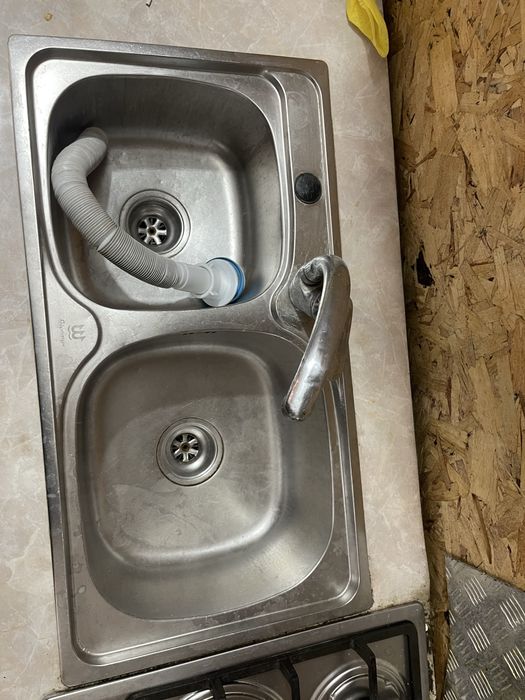 Кухонная Раковина  двойная ( для мытья посуды )